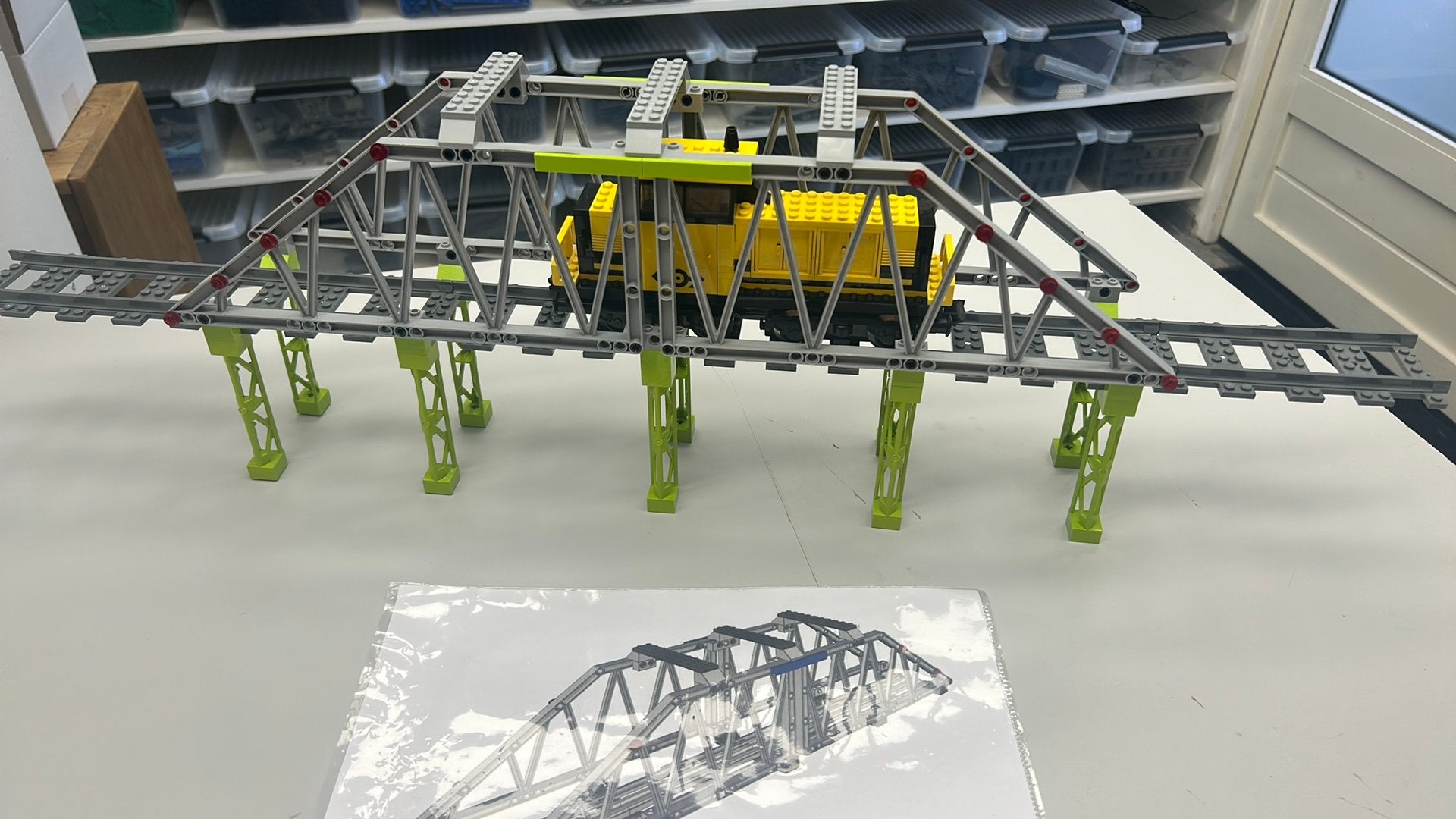 SB2937 Lego trein brug RC exclusief loc, Ophalen of Verzenden, Zo goed als nieuw