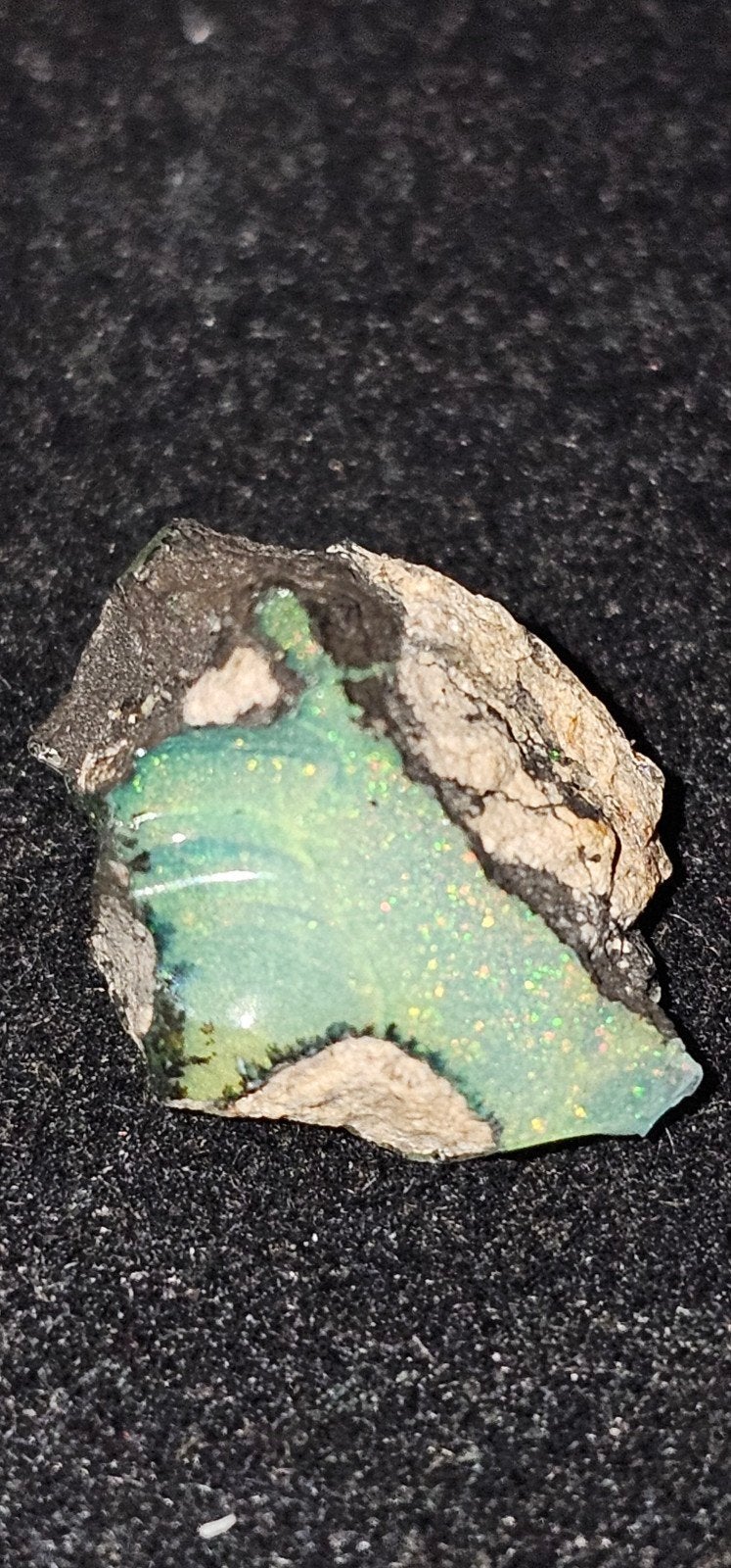 Natuurlijke ruwe Ethiopische opaal met prachtige kleuren, Ophalen of Verzenden, Nieuw