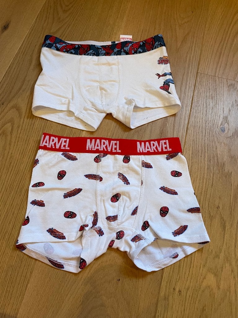 2 boxershort Spiderman marvel maat 116, Kinderen en Baby's, Kinderkleding | Maat 116, Ophalen, Nacht- of Onderkleding, Gebruikt