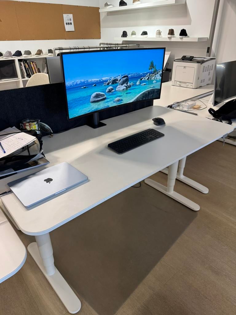 Ikea bureau elektrisch hoogte verstelbaar (2x), Ophalen, 160 cm, Hout, In hoogte verstelbaar