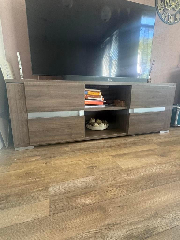 Tv meubel gratis af te halen, Huis en Inrichting, Kasten | Televisiemeubels, Ophalen, Gebruikt, 150 tot 200 cm, Minder dan 100 cm