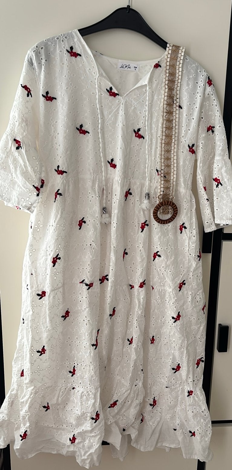 Mooie bloemenjurk, Kleding | Dames, Jurken, Ophalen, Zo goed als nieuw, Maat 42/44 (L), Wit