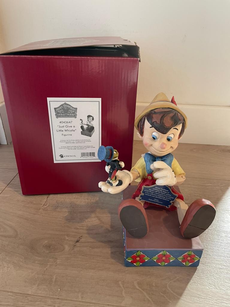 Disney Traditions Jim Shore Pinokkio met Japie Krekel, Verzamelen, Disney, Ophalen of Verzenden, Zo goed als nieuw, Beeldje of Figuurtje
