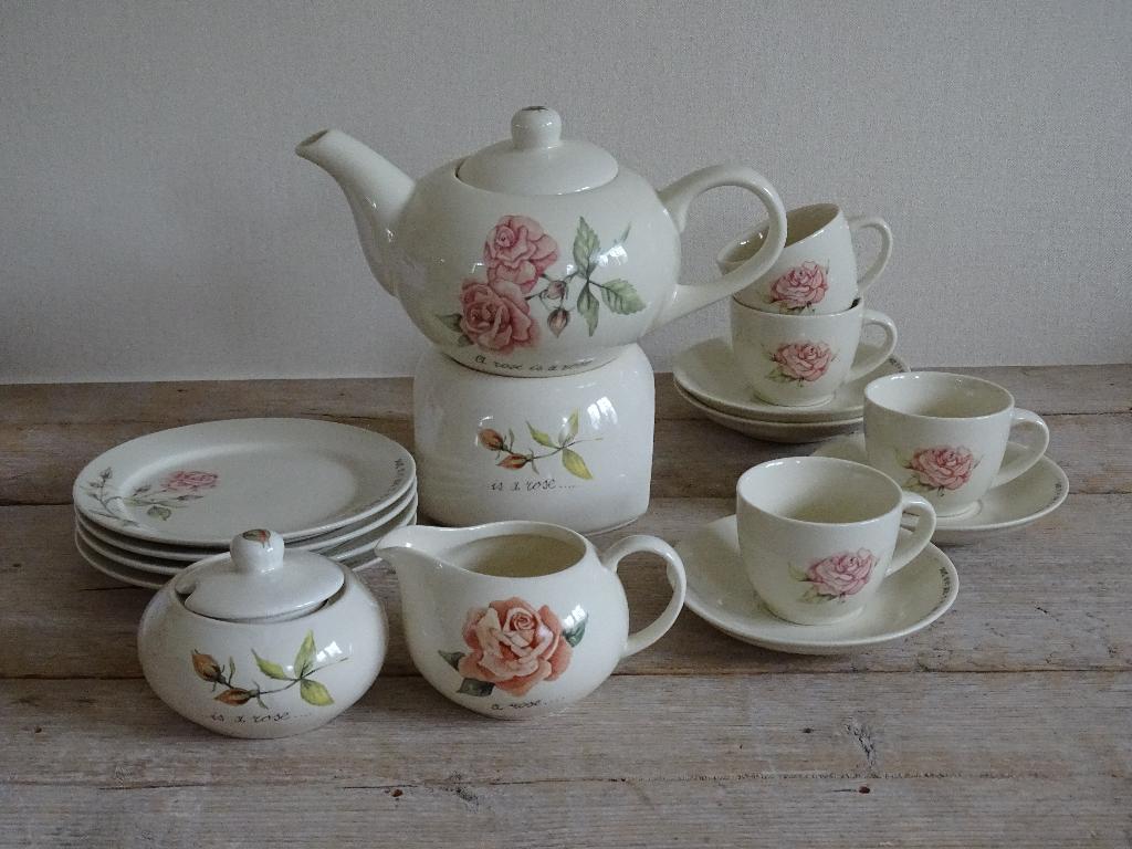Servies, Jet (by Ter Steege), A ROSE IS A ROSE, z.g.a.n., Overige typen, Ophalen of Verzenden, Zo goed als nieuw, Overige stijlen