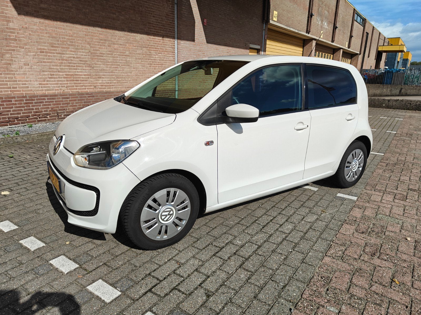 Volkswagen up! 1.0 BM | Airco | Cruise | 60pk | 5drs Wit, Voorwielaandrijving, Stof, Up!, 840 kg