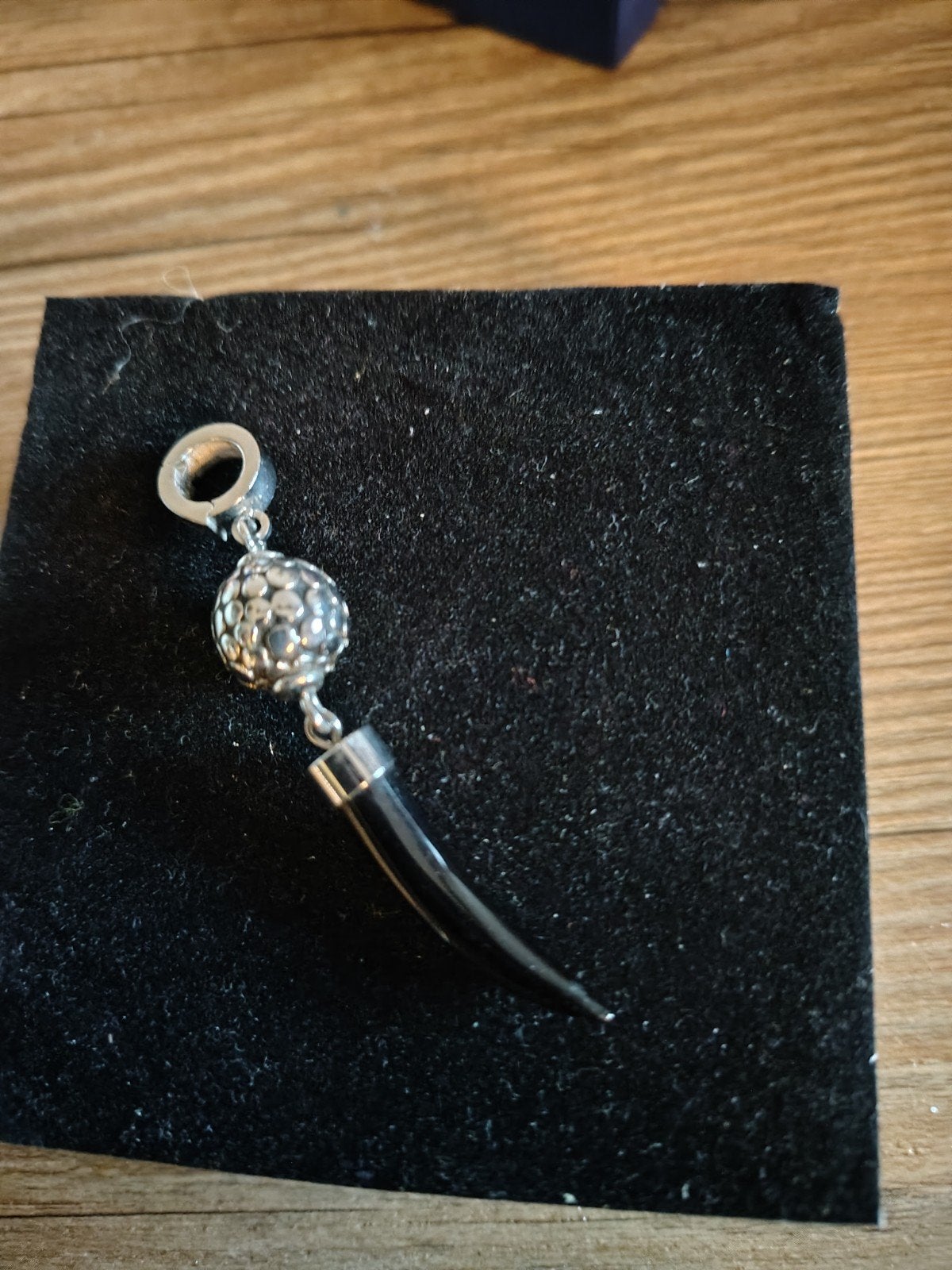 Nieuwe Leonardo hanger - Zwart met zilveren details, Overige materialen, Overige voorstellingen, Zwart, Nieuw