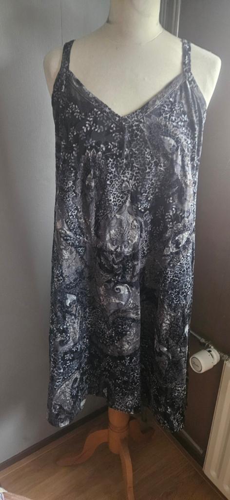 Magna jurk maat 40/42, Maat 38/40 (M), Zwart, Ophalen of Verzenden, Magna