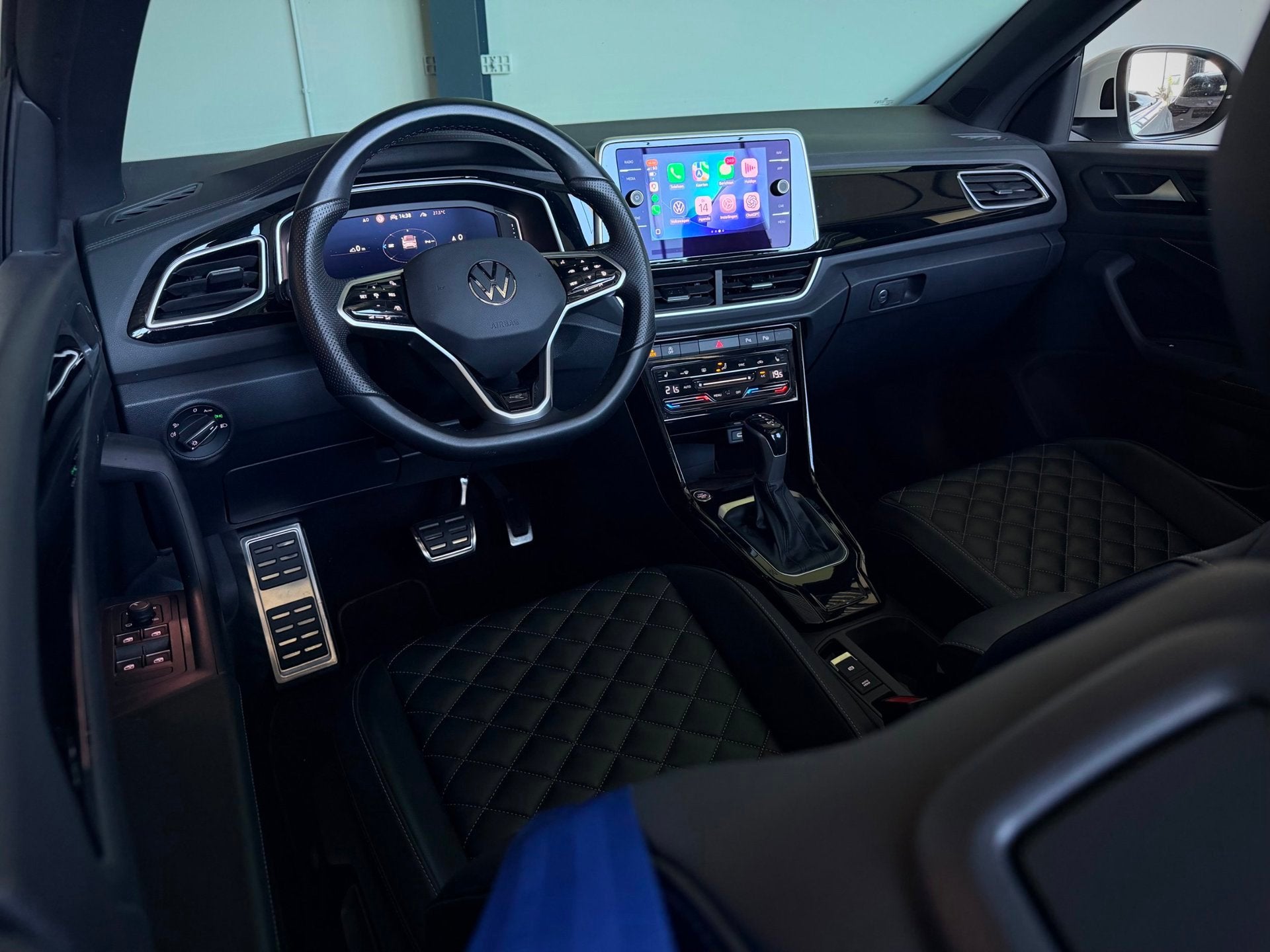 Volkswagen T-Roc Cabrio 1.5 TSI R-Line, ACC, Leer, Camera, W, Auto's, Volkswagen, Automatische klimaatregeling, 4 cilinders, 1500 kg