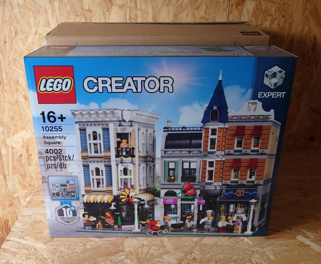 Lego Creator Assembly Square 10255 (incl. omdoos), Lego, Nieuw, Ophalen of Verzenden, Ongeopend/sealed