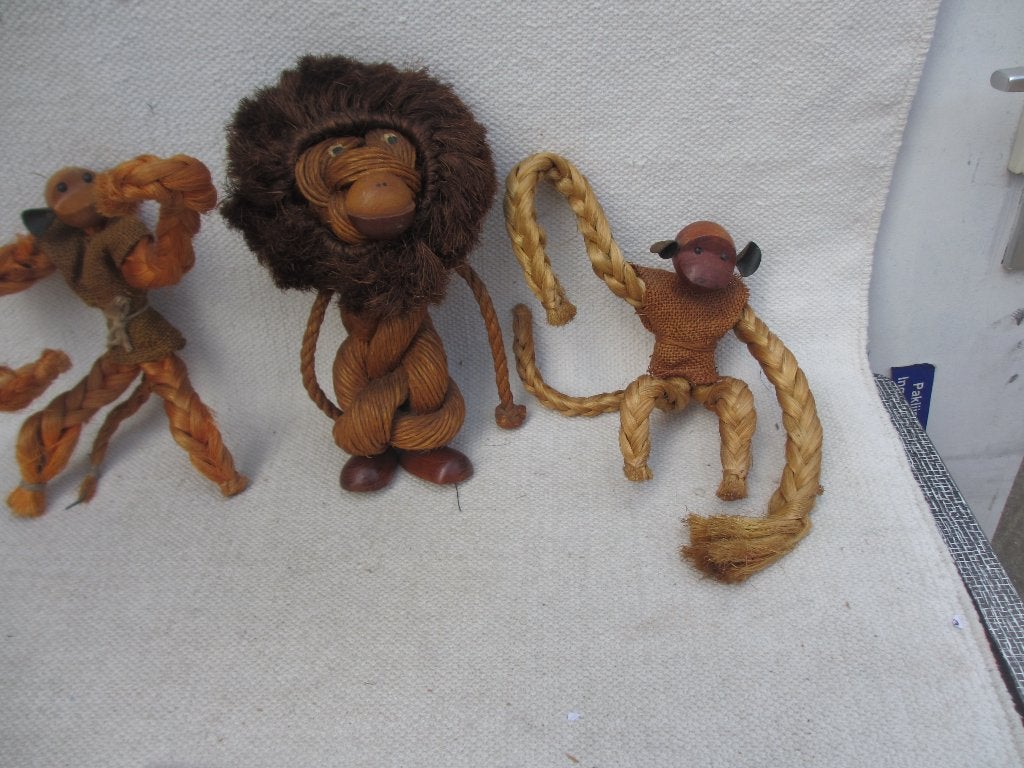 DRIE zeldzame Jørgen Bloch gevlochten touw lion & monkey 2x, Antiek en Kunst, 24 cm, Meerkleurig, Handgemaakt, Ophalen of Verzenden