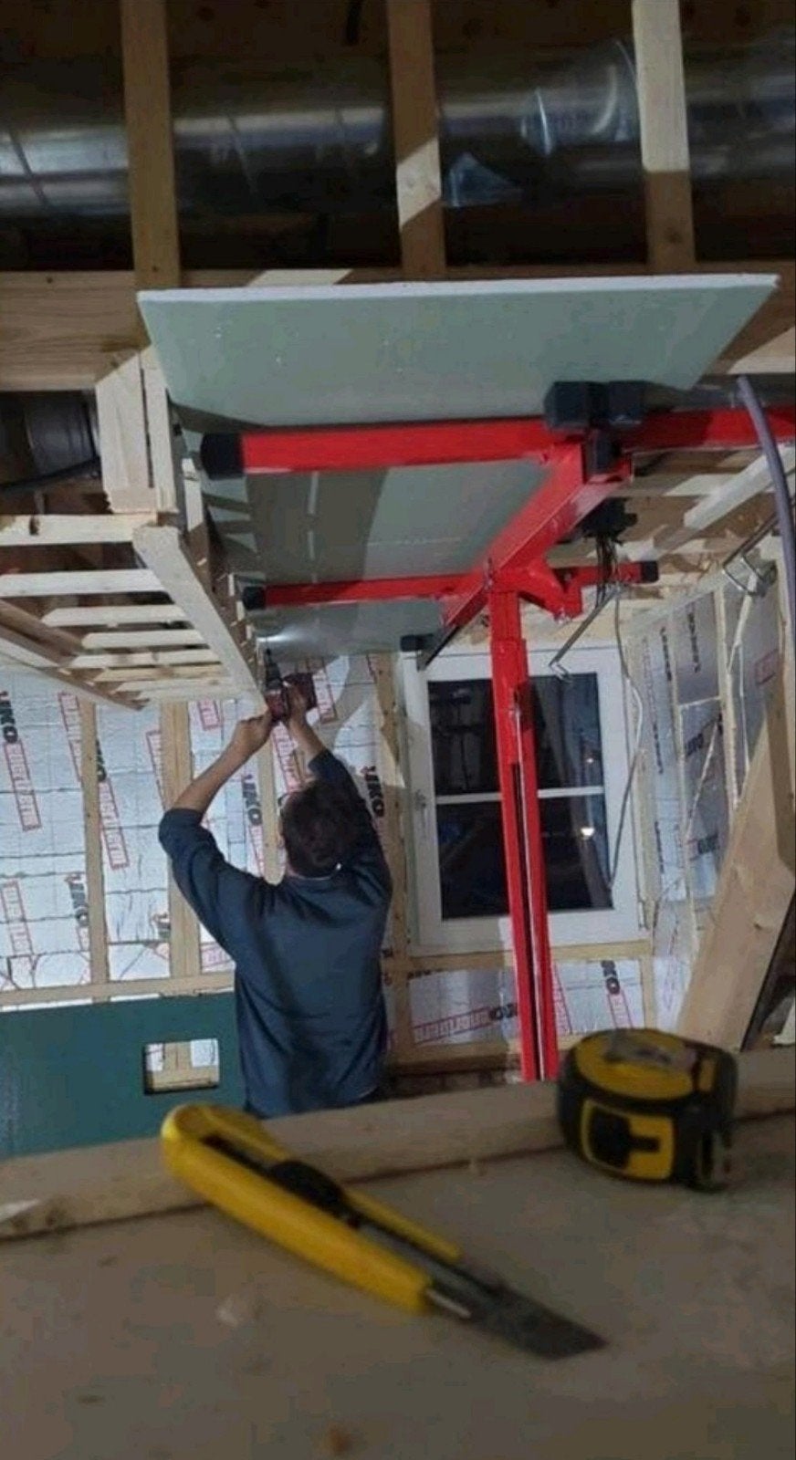 Te huur: gipsplatenlift 3,35m hoog, Ophalen of Verzenden