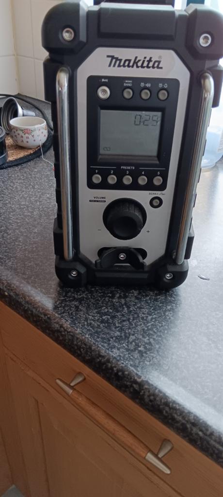 Makita radio in goede staat (zonder adapter/accu), Ophalen of Verzenden