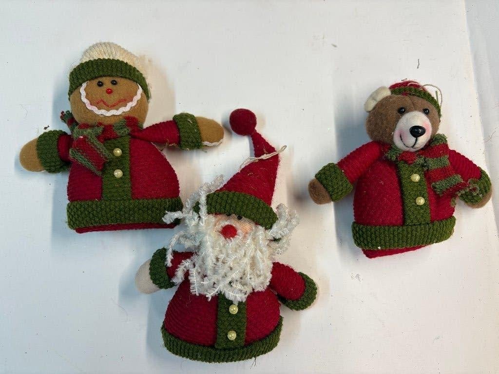 3 gebreide kerstornamenten (Beer, Kerstman & Peperkoekman), Ophalen of Verzenden, Zo goed als nieuw