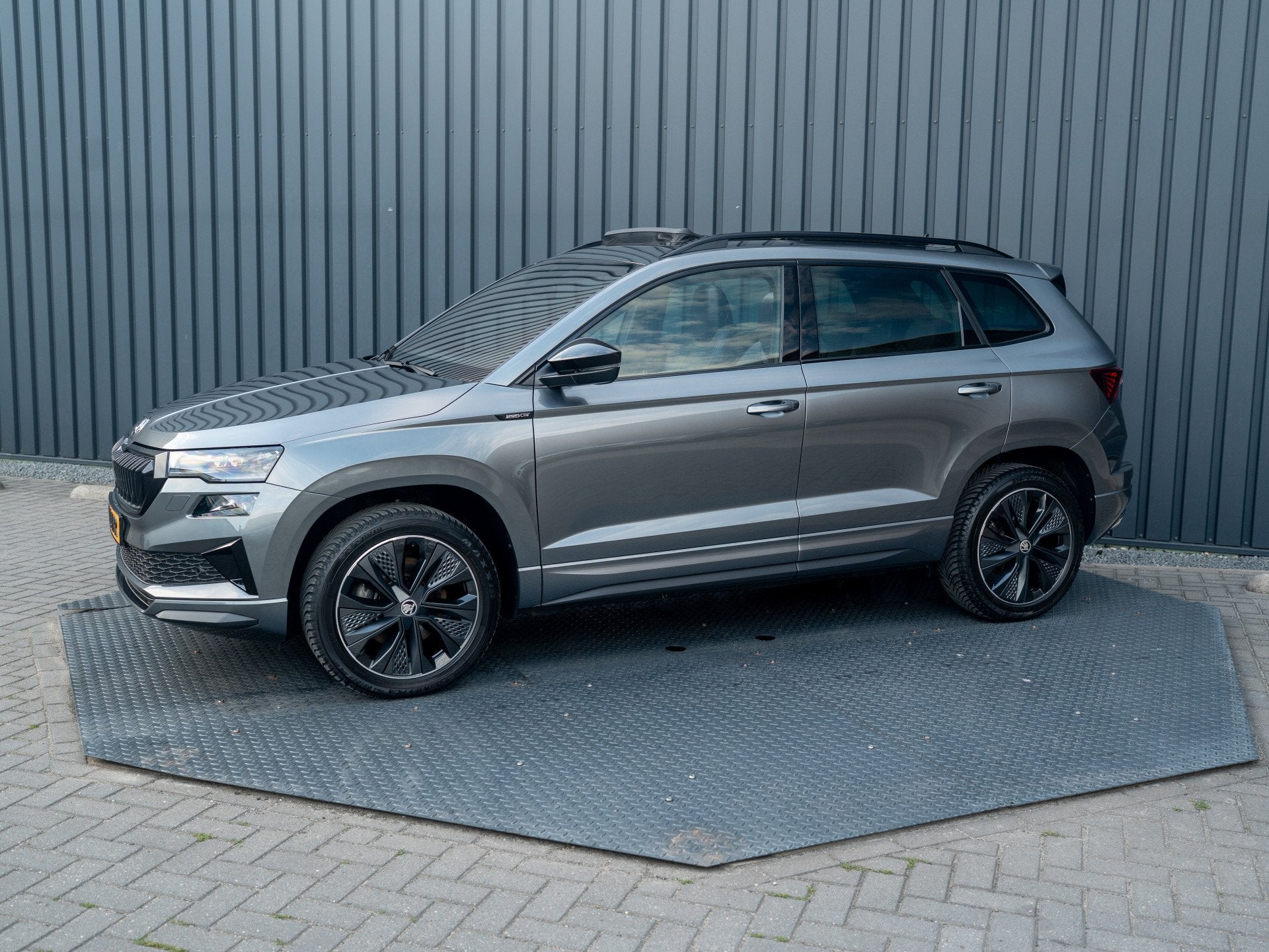 Skoda Karoq 1.5 TSI ACT Sportline Business | Panodak | Trekh, Auto's, 12 maanden, 4 cilinders, Karoq, Bedrijf