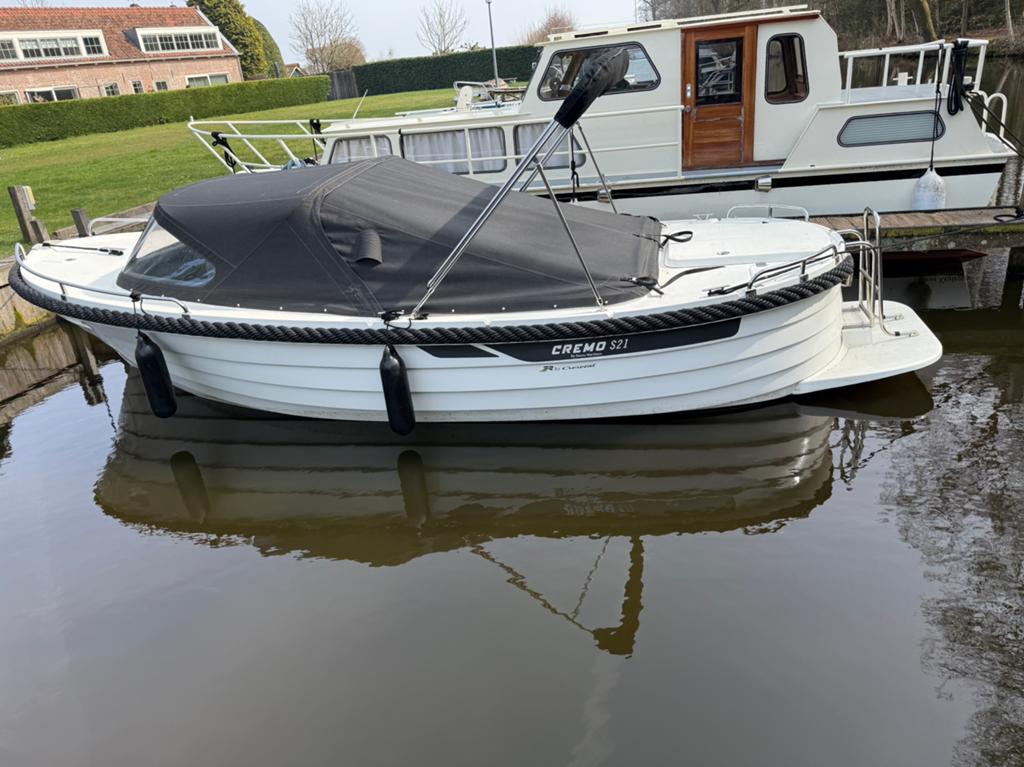 Remo S21 8 persoons sloep 20 pk yamaha, Kunststof, 1.90 meter, Rondzit, Zo goed als nieuw