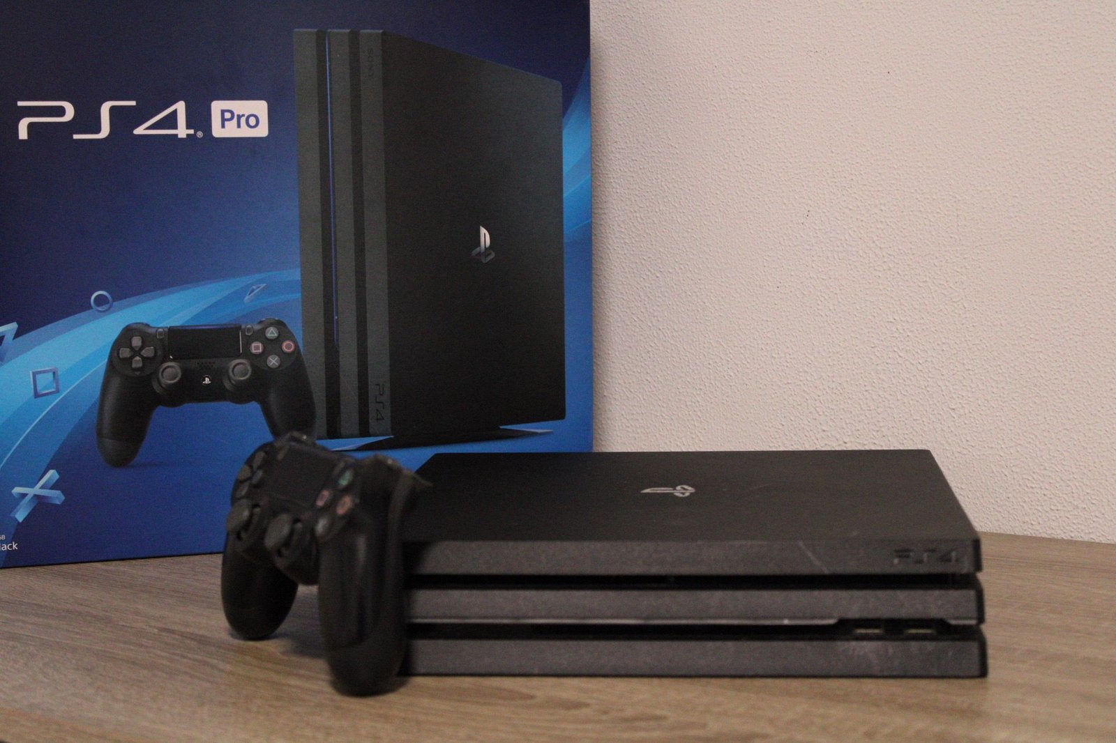 PlayStation 4 Pro 1TB 4K + 1 Controller + 8 Spellen, Spelcomputers en Games, Spelcomputers | Sony PlayStation 4, Met games, Ophalen of Verzenden