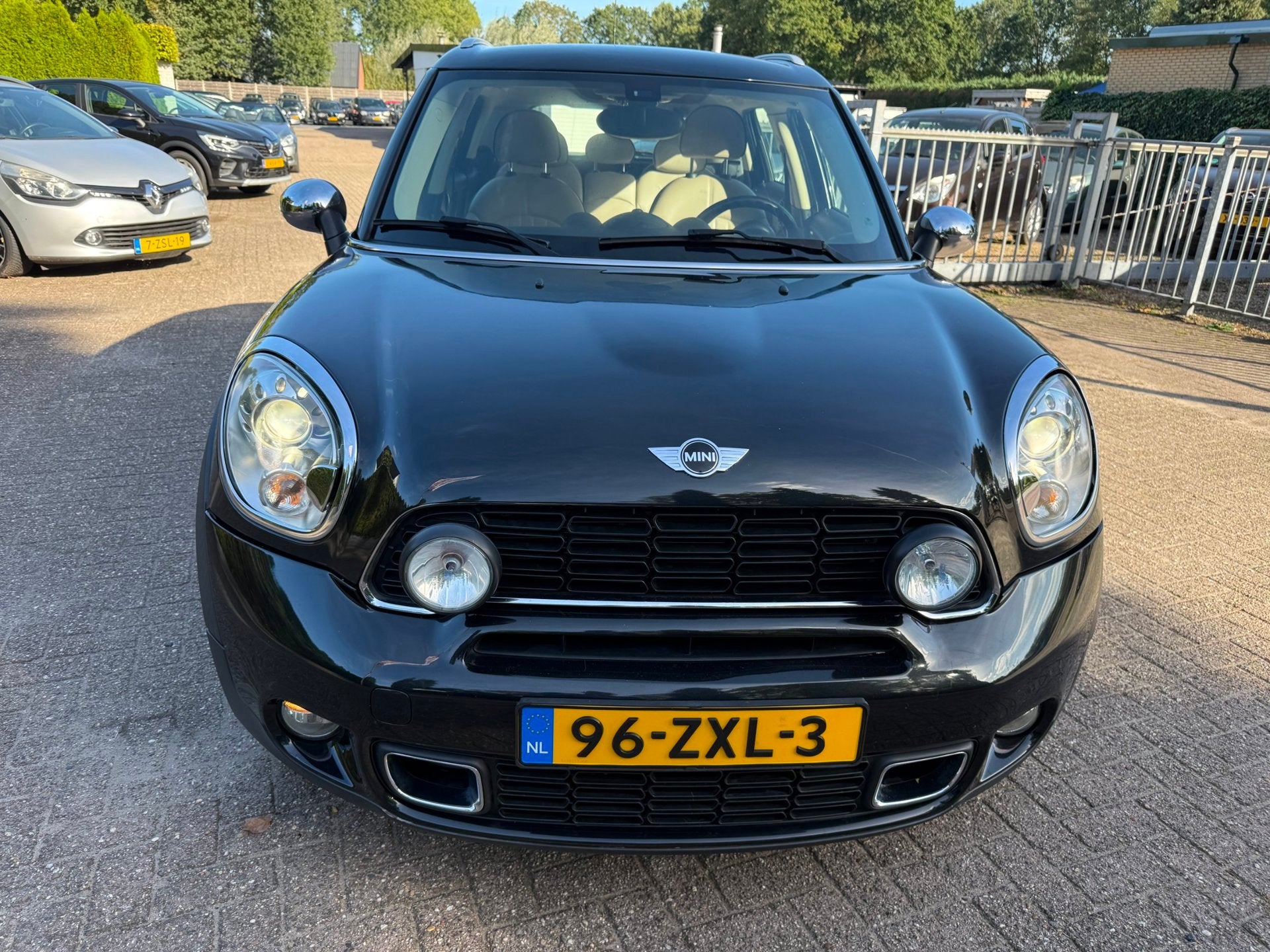 Mini Countryman 1.6 Cooper S 5-DRS AUT. Chili ECC NAVI LEDER, Auto's, Euro 5, Gebruikt, Beige, Zwart