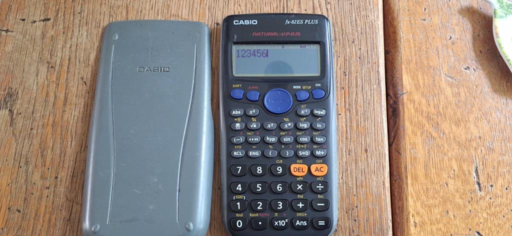 Rekenmachine Casio fx-82ES plus, Diversen, Ophalen of Verzenden, Gebruikt