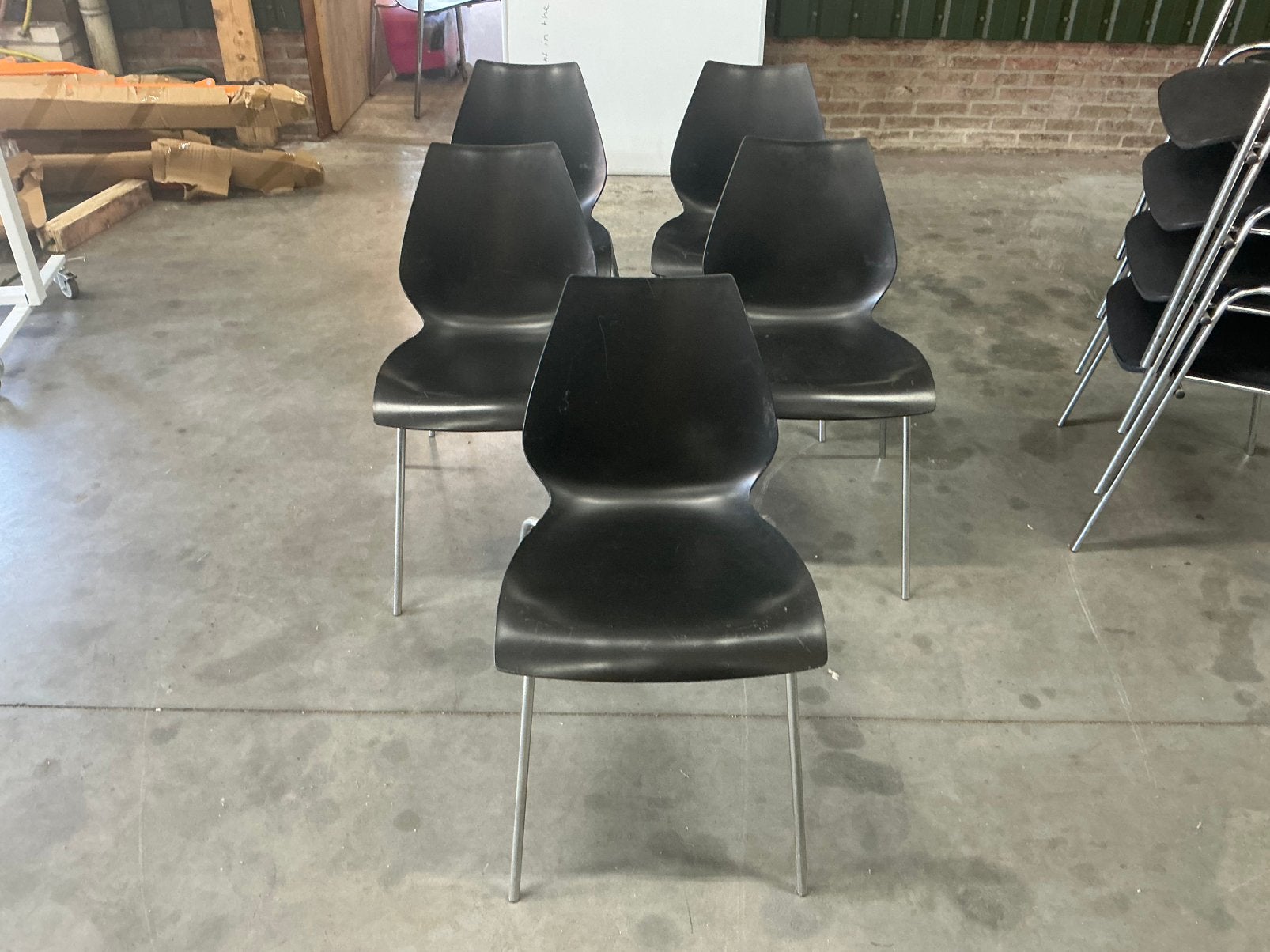 5 X Kartell Maui stoelen – Vico Magistretti, Ophalen, Zo goed als nieuw, Zwart, Kunststof