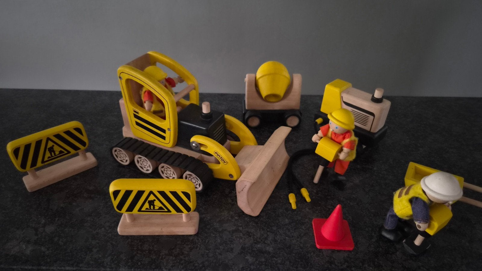 Pintoy Houten Bouwplaats Speelset met Voertuigen en Figuren, Ophalen of Verzenden