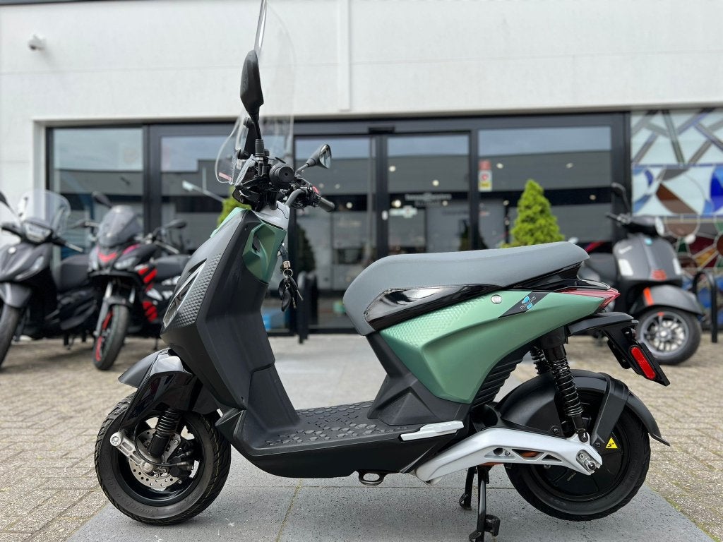 Piaggio 1 one + e scooter, Fietsen en Brommers, Scooters | Piaggio, Niet ingevuld, Gebruikt, Overige modellen, Elektrisch