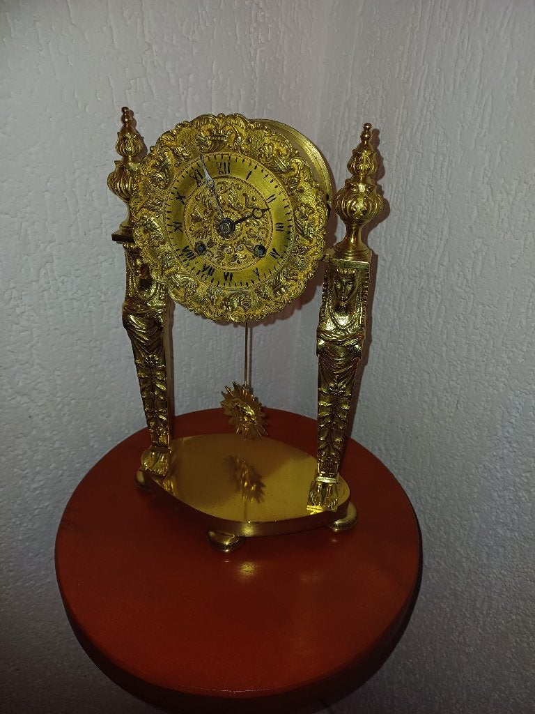 Subliem mooie kolompendule, Ophalen