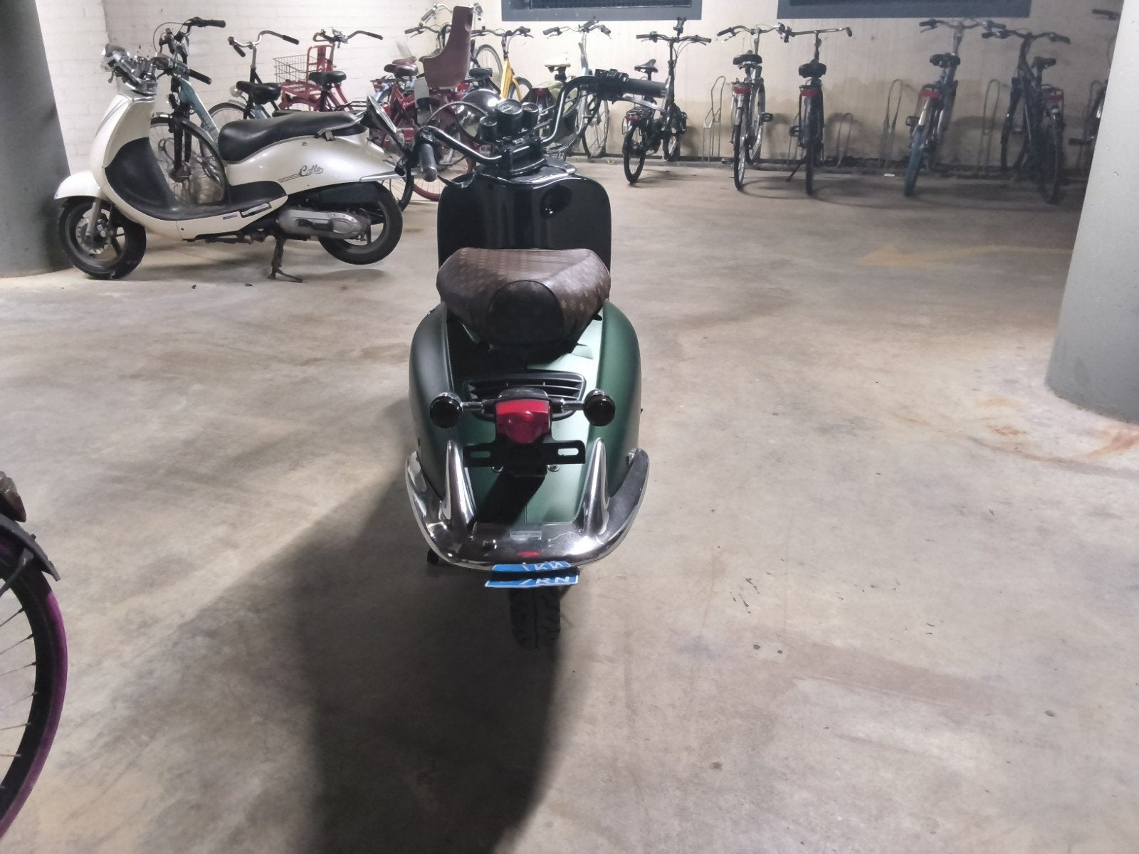 Zo goed als nieuwe AGM Retro Scooter, Fietsen en Brommers, Ophalen, Zo goed als nieuw, Benzine, Overige merken
