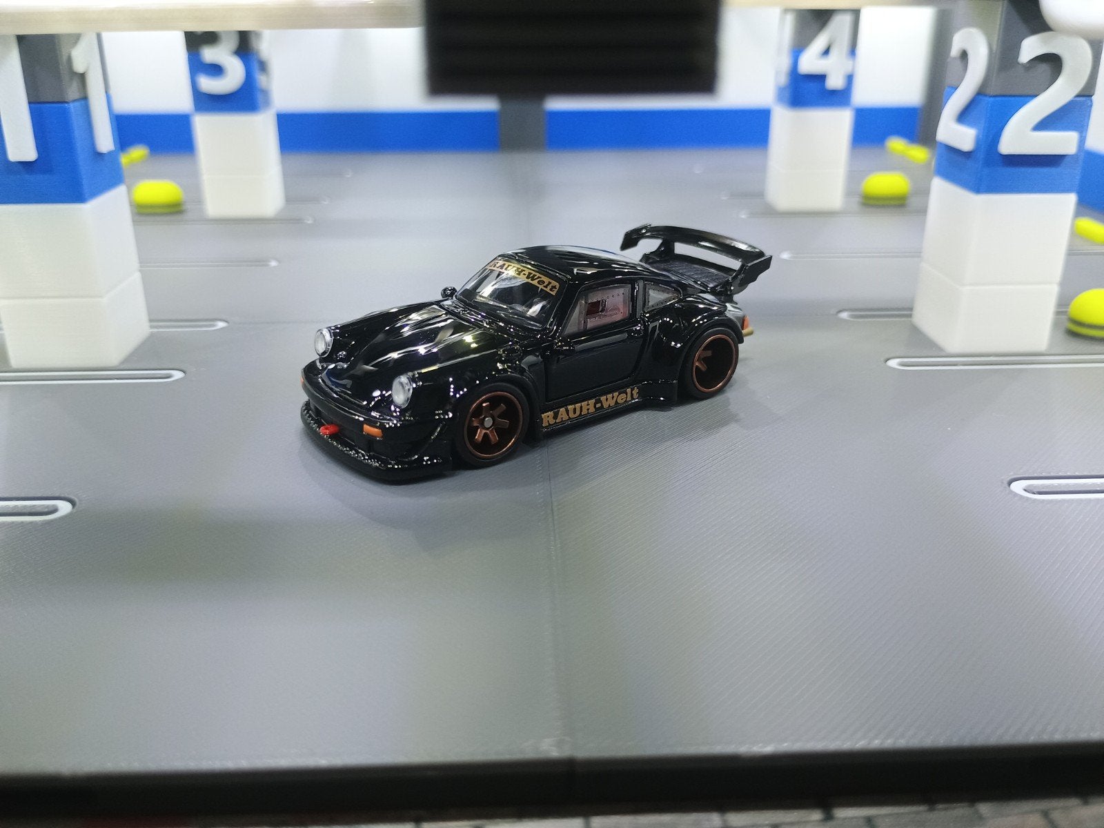 FG Model 1:64 Porsche 911 930 RWB, Ophalen of Verzenden, Nieuw, Auto