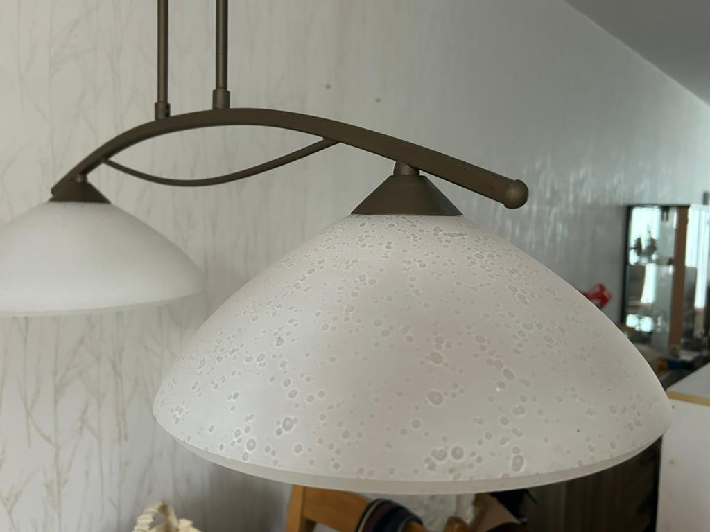 2-kaps hanglamp - brons - melkglas, Huis en Inrichting, Lampen | Hanglampen, Ophalen, Klassiek en modern, Zo goed als nieuw, Metaal