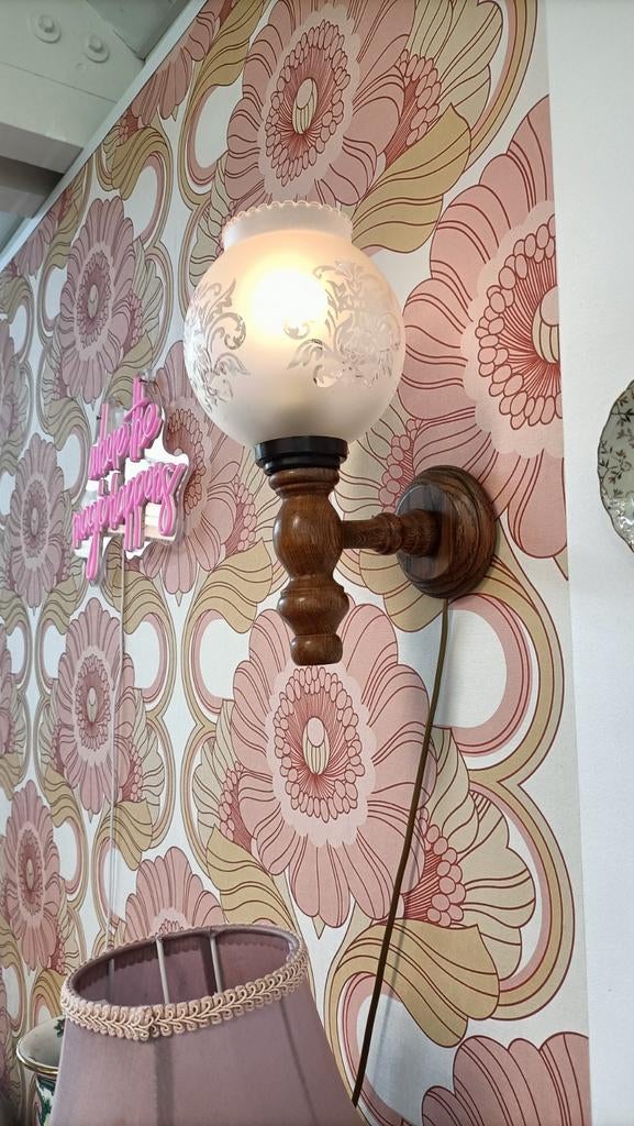 Vintage wandlamp met geslepen glazen kap, Antiek en Kunst, Antiek | Lampen, Ophalen of Verzenden