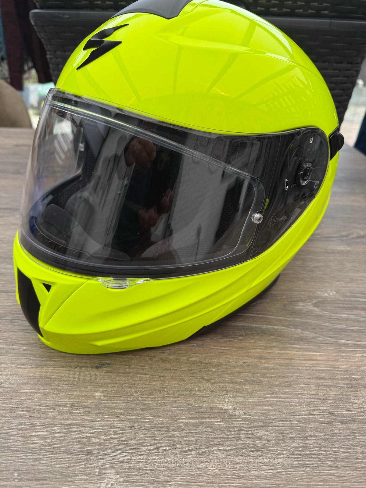 Te koop Nieuwe motorhelm maat L - Geel/Zwart, Motoren, Systeemhelm, Heren, L, Ophalen