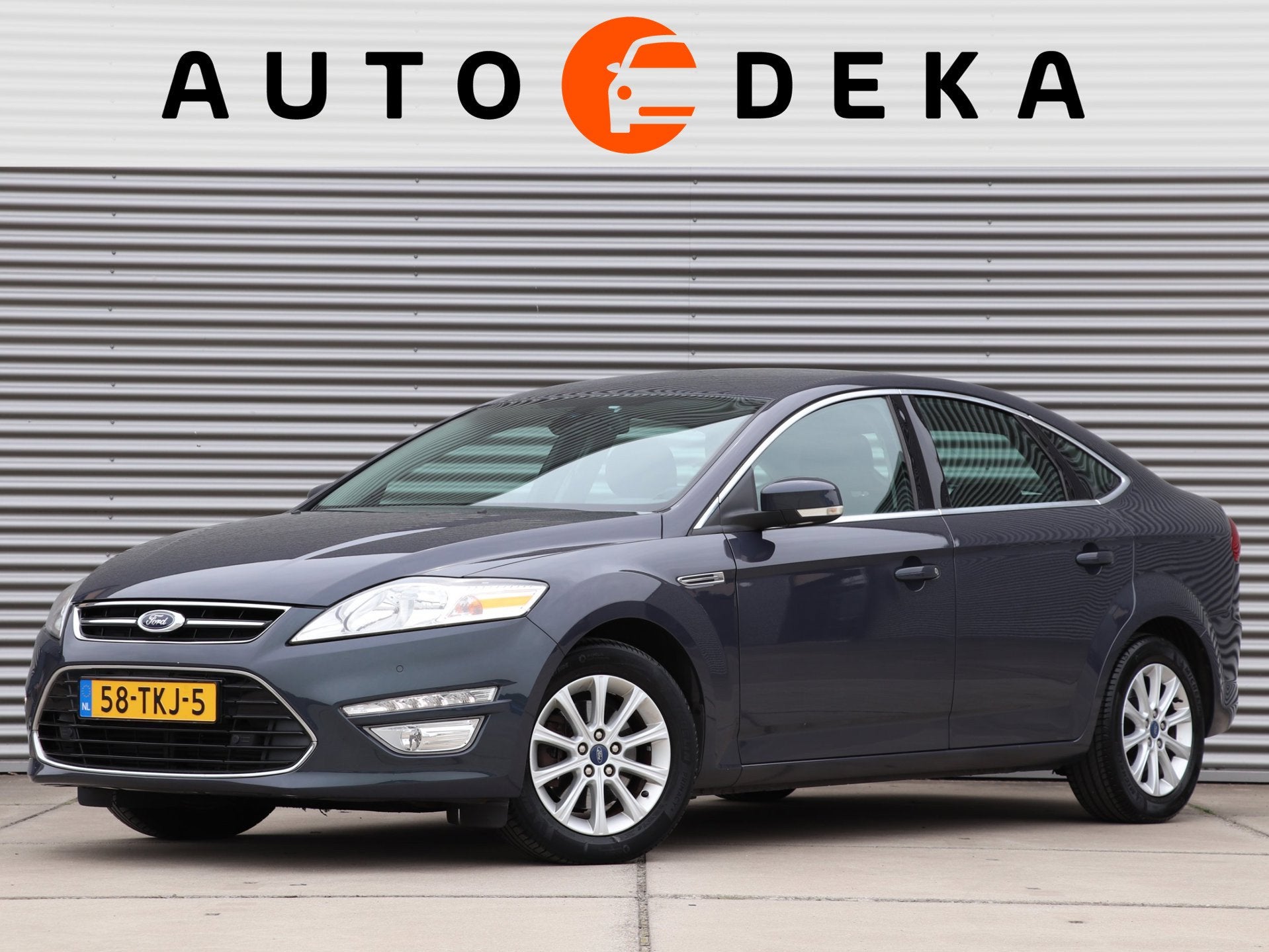 Ford Mondeo 1.6 EcoBoost Titanium *Dealeronderh.*Navigatie*T, Voorwielaandrijving, Gebruikt, Zwart, 4 cilinders