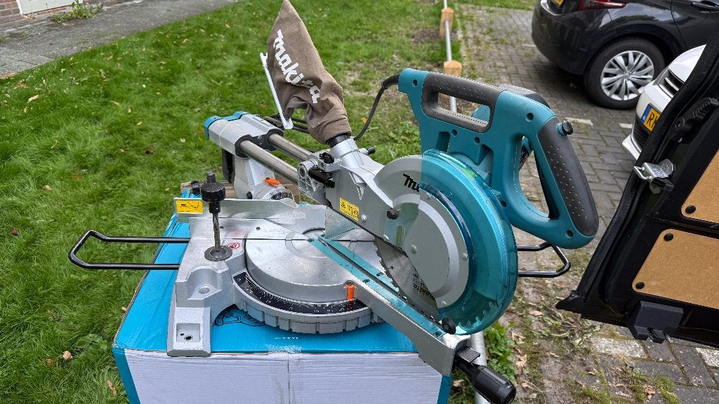 Afkortzaag, Doe-het-zelf en Verbouw, Gereedschap | Zaagmachines, Ophalen, Gebruikt, Makita, Afkortzaag