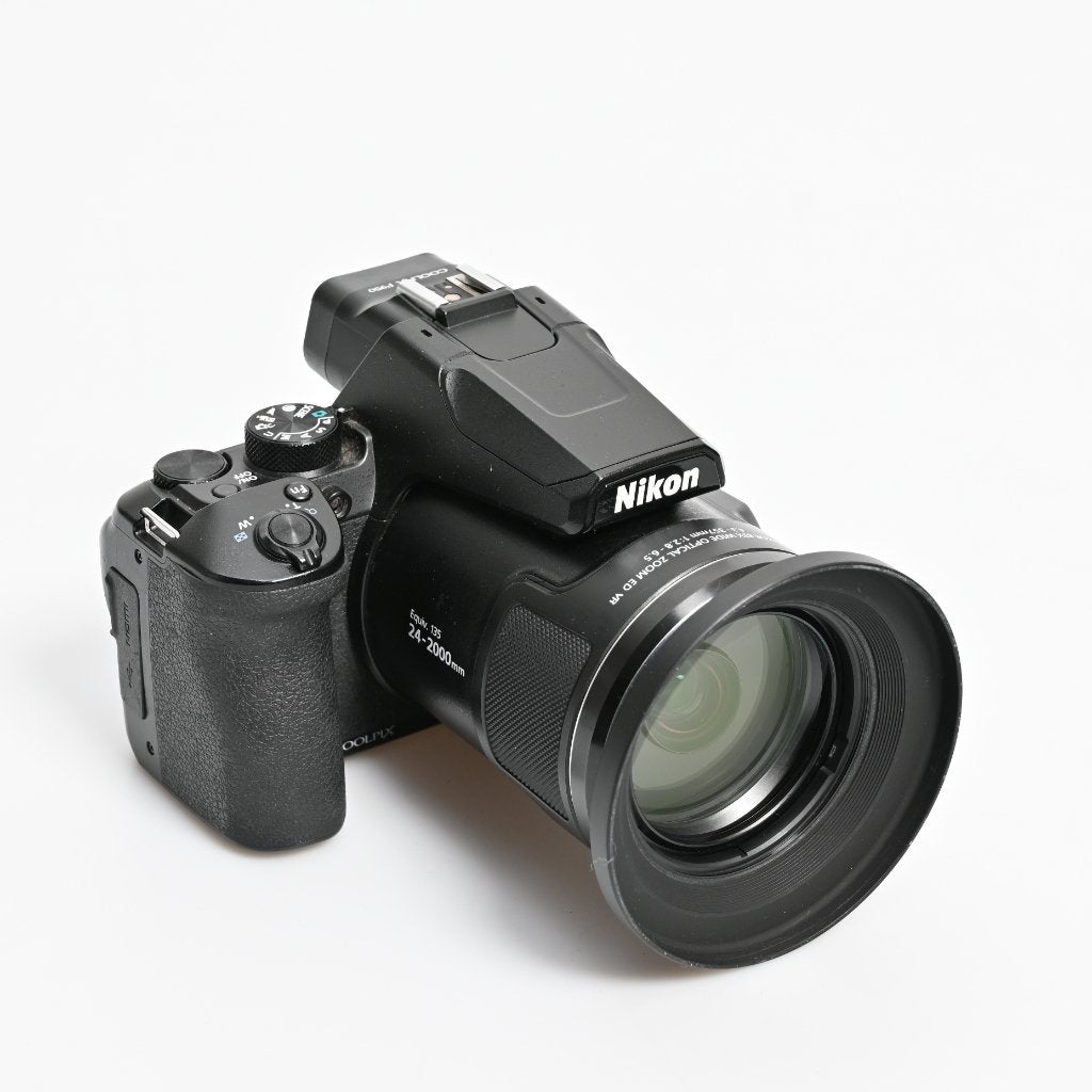 Nikon Coolpix P950, Kantelbaar/draaibaar scherm, Gebruikt, 16 megapixels, Ophalen of Verzenden