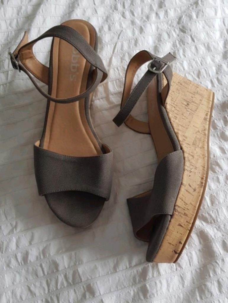 Hobbs sleehakken maat 41, Kleding | Dames, Schoenen, Hobby, Grijs, Gedragen, Sandalen of Muiltjes