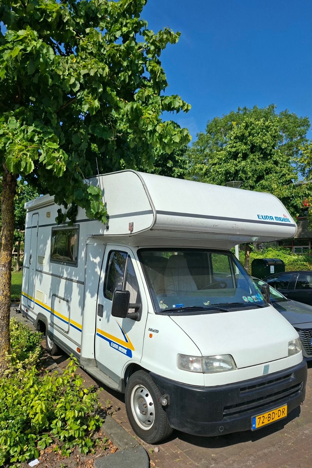 Supernette Eura Mobil S585 LS, Alkoof, Ringverwarming, Treinzit, 6 tot 7 meter