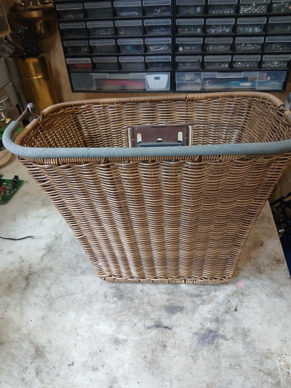 Rotan fietsmand met stuurbevestiging, Fietsen en Brommers, Ophalen of Verzenden, Gebruikt, Fietsmand, Stuurbevestiging