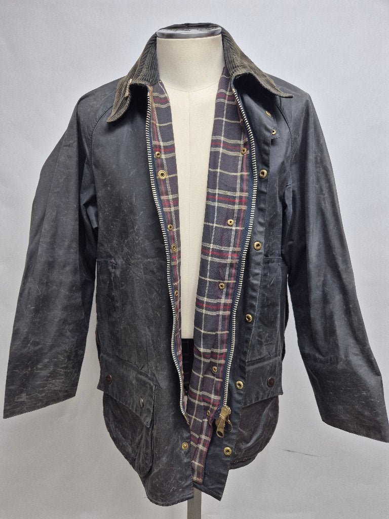 Barbour Beaufort wax jas, maat C42-107cm Large, Maat 52/54 (L), Barbour, Blauw, Ophalen of Verzenden