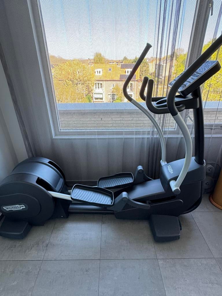 Technogym Synchro Forma Crosstrainer - Zo goed als nieuw, Ophalen, Armen, Zo goed als nieuw, Crosstrainer