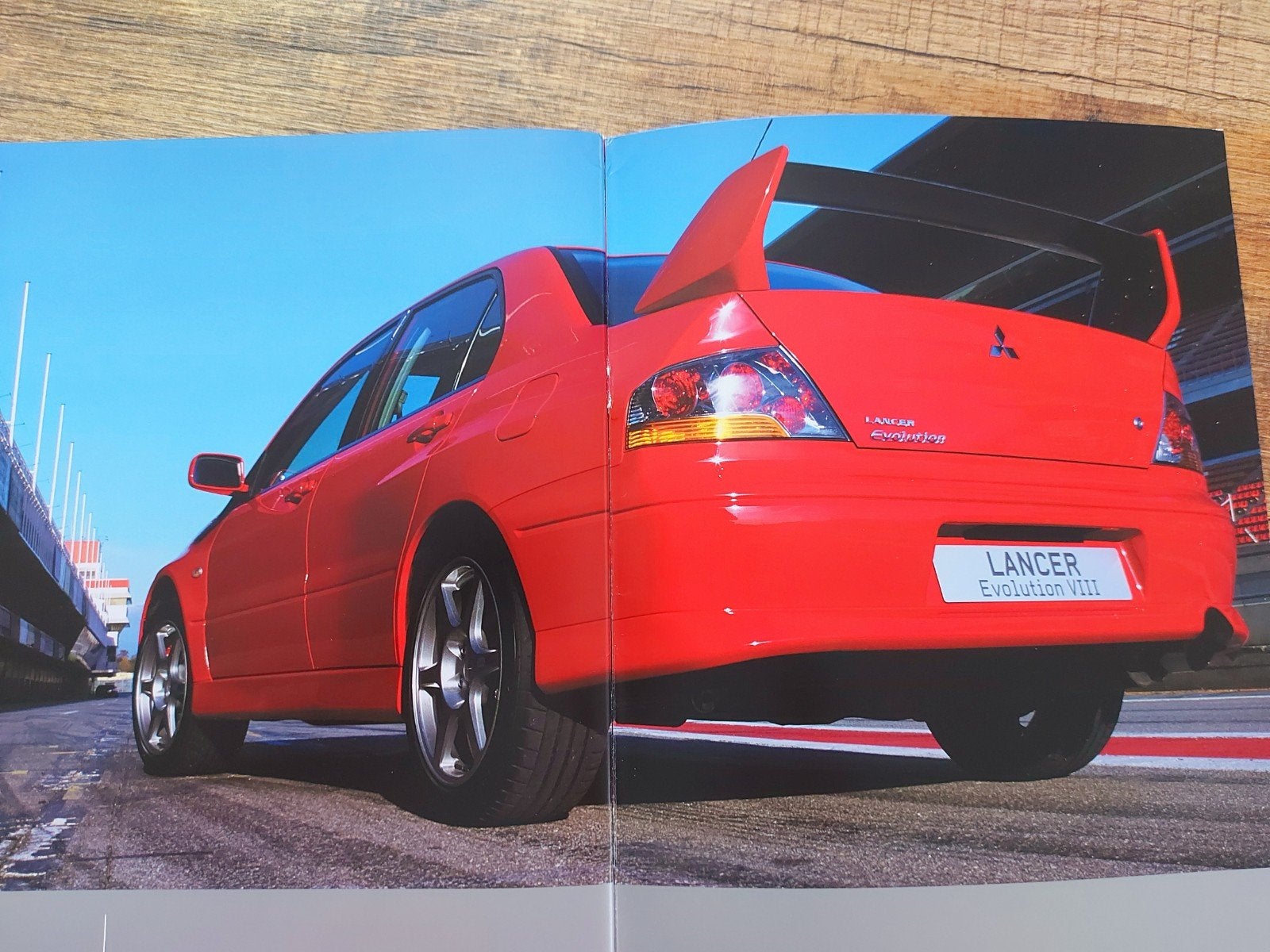 prachtige Zwitserland Mitsubishi Lancer Evo VIII folder, Ophalen of Verzenden, Zo goed als nieuw, Mitsubishi