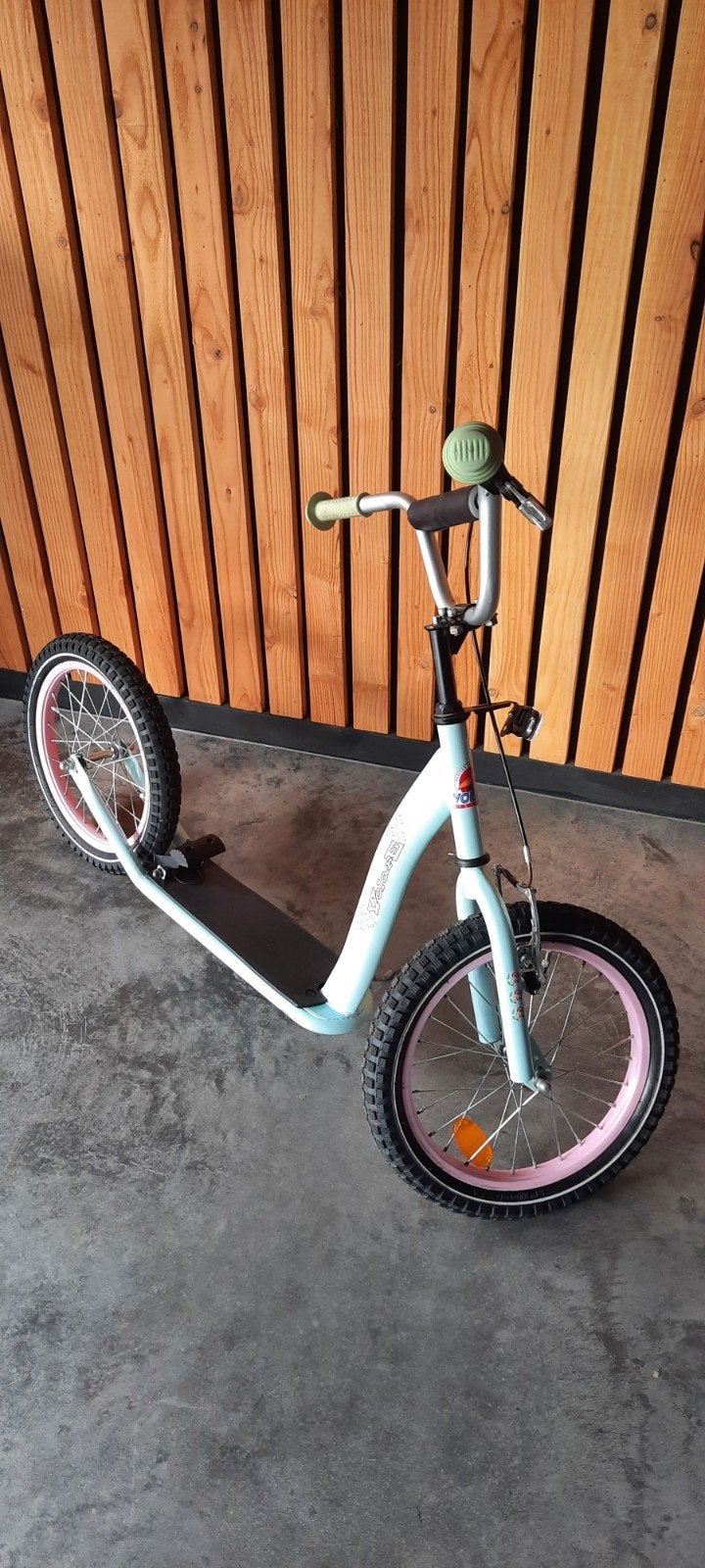 Volare Step 16 inch met verlichting, Fietsen en Brommers, Steps, Ophalen, Zo goed als nieuw, Gewone step, Volare