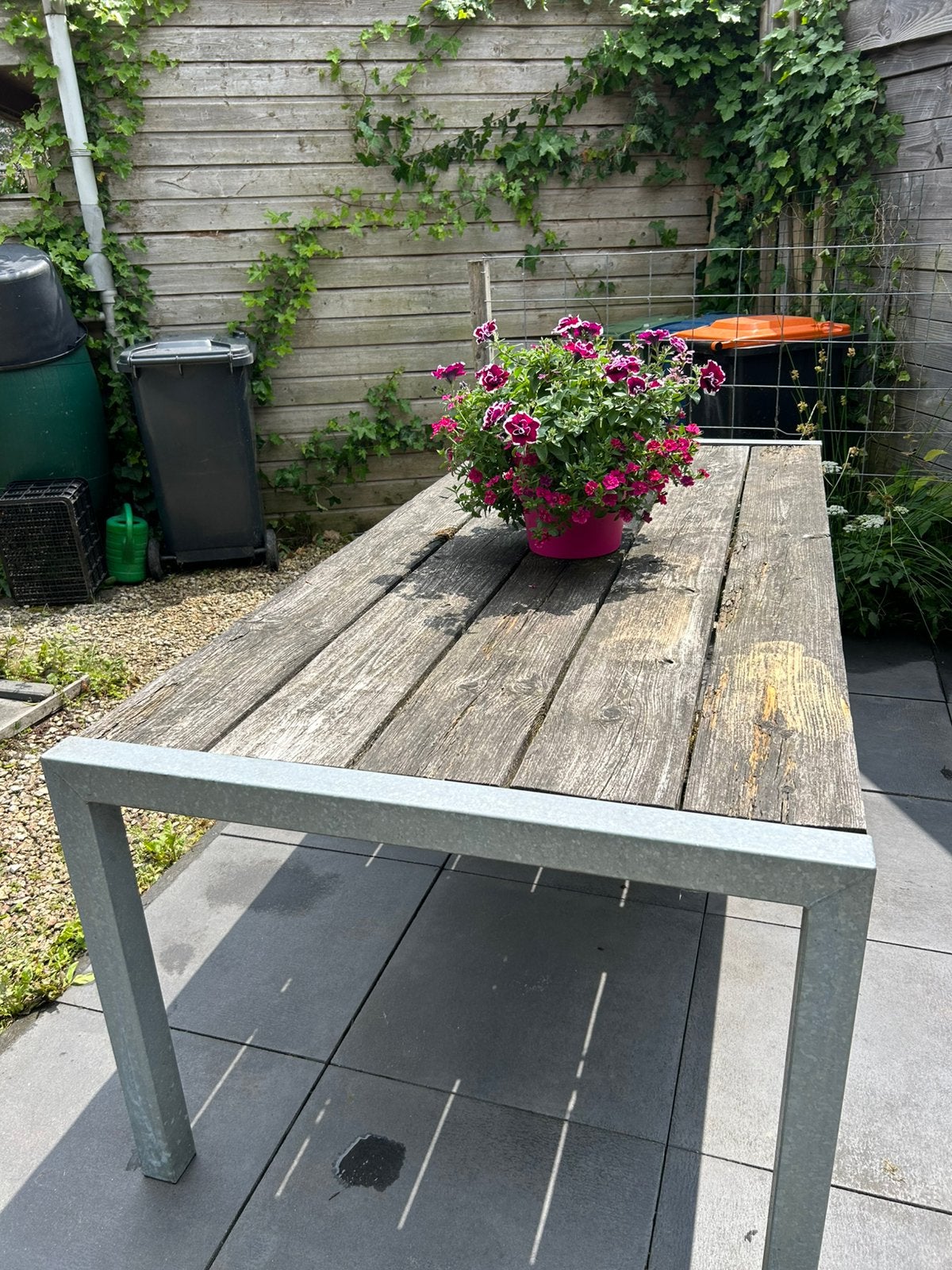 Robuuste tuintafel verzinkt stalen frame, Ophalen, Gebruikt, Rechthoekig, Hout