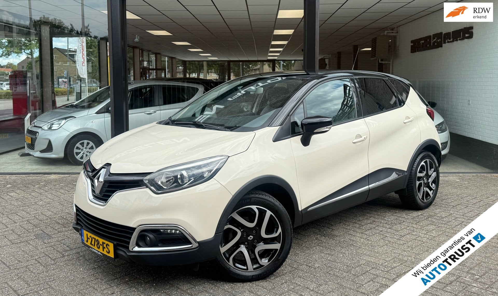 Renault Captur 1.2 TCe AUTOMAAT | NAVI | CRUISE | CAMERA | K, Auto's, Euro 5, Stof, Zwart, 4 cilinders