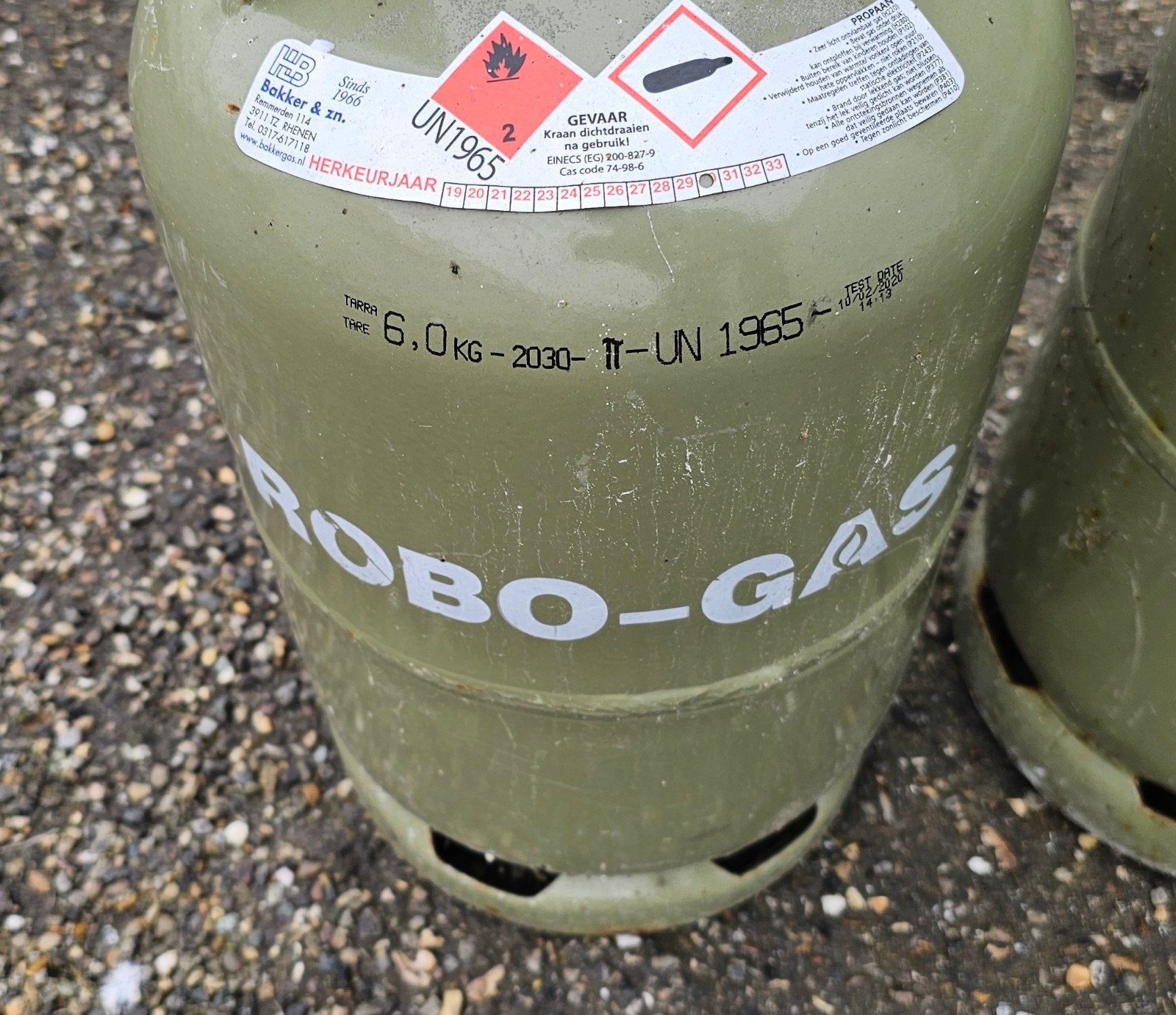 2 kleine gasflessen beiden nog gekeurd zijn leeg !, Ophalen, Zo goed als nieuw