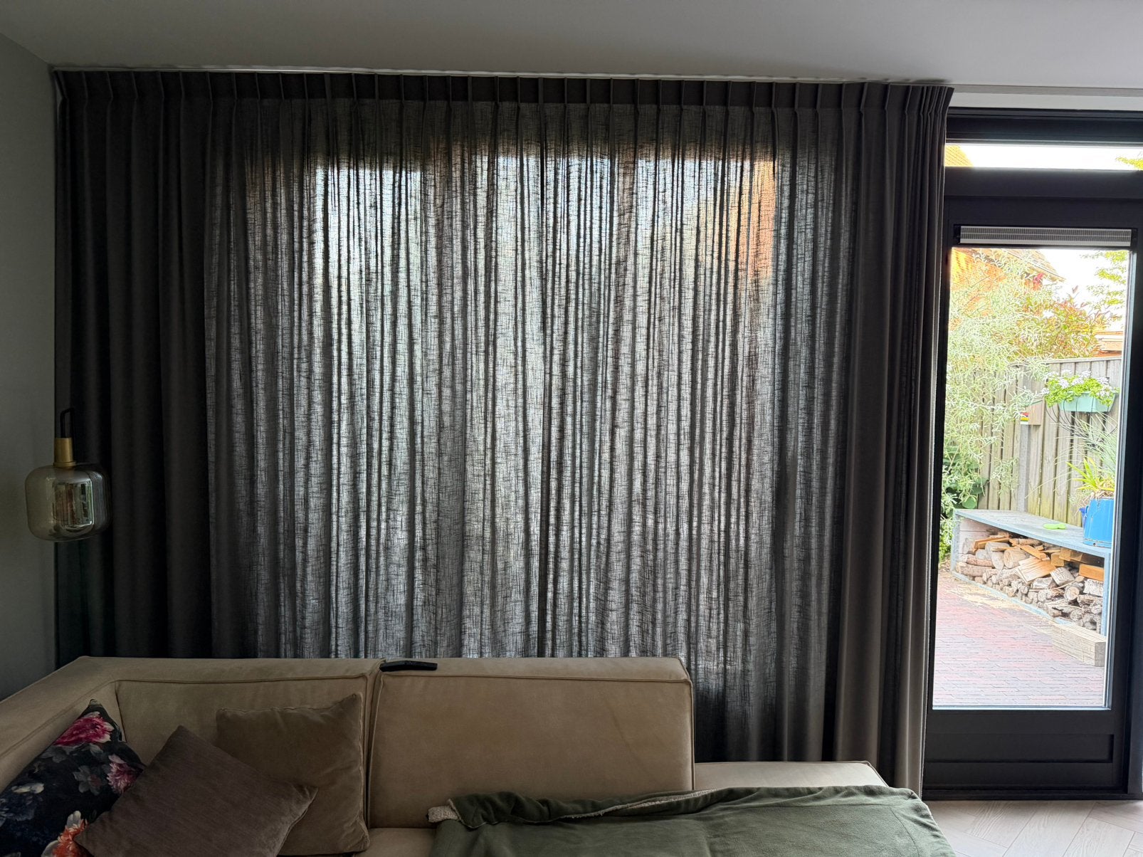 Gordijnen taupekleurig 568 cm + bijpassende gordijnrails, Huis en Inrichting, Stoffering | Gordijnen en Lamellen, Ophalen, Overige kleuren