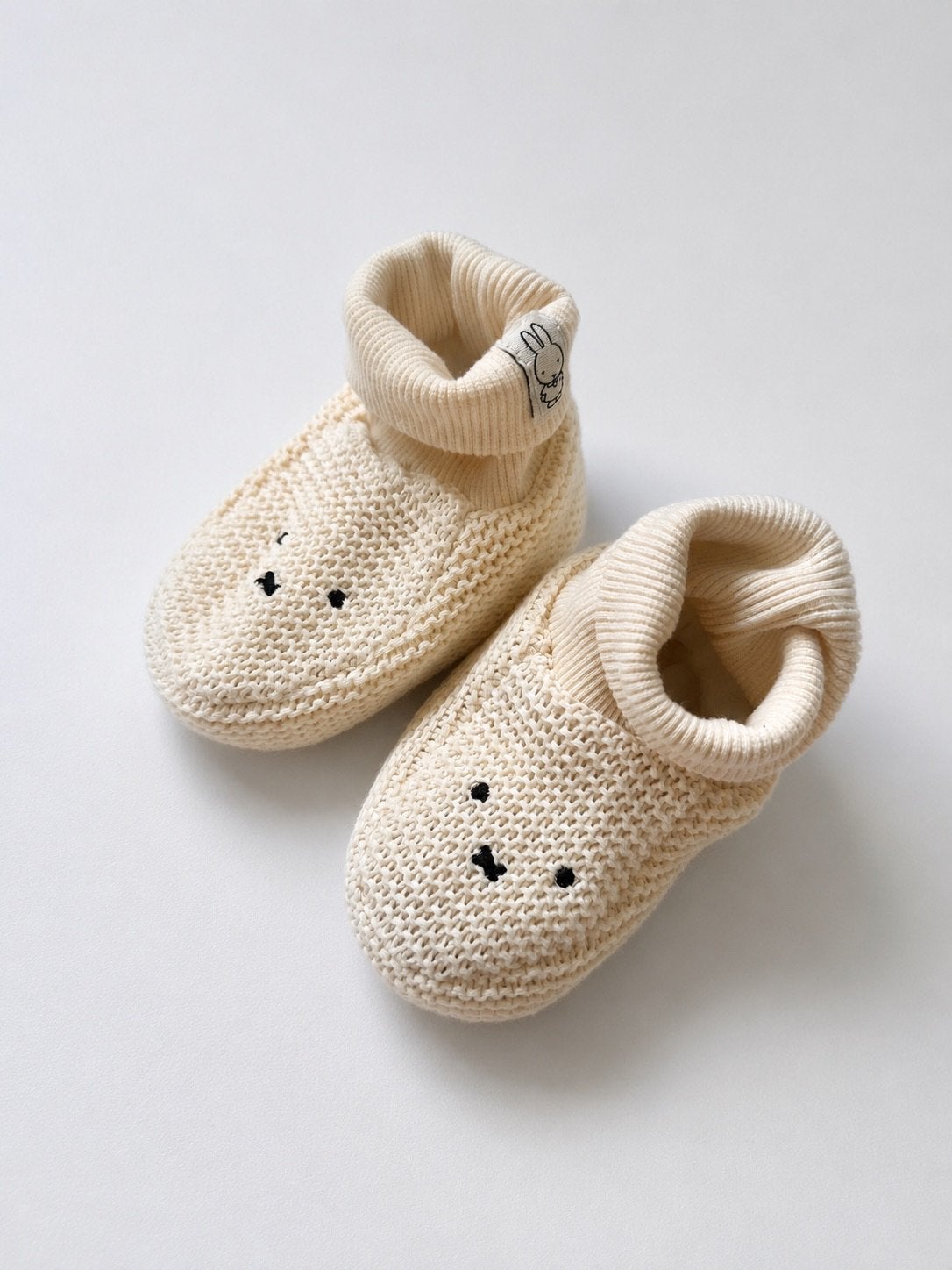 Nieuw! - Nijntje miffy baby slofjes - 4 tot 9 maanden, Ophalen of Verzenden, Nieuw, Jongetje of Meisje, Slofjes