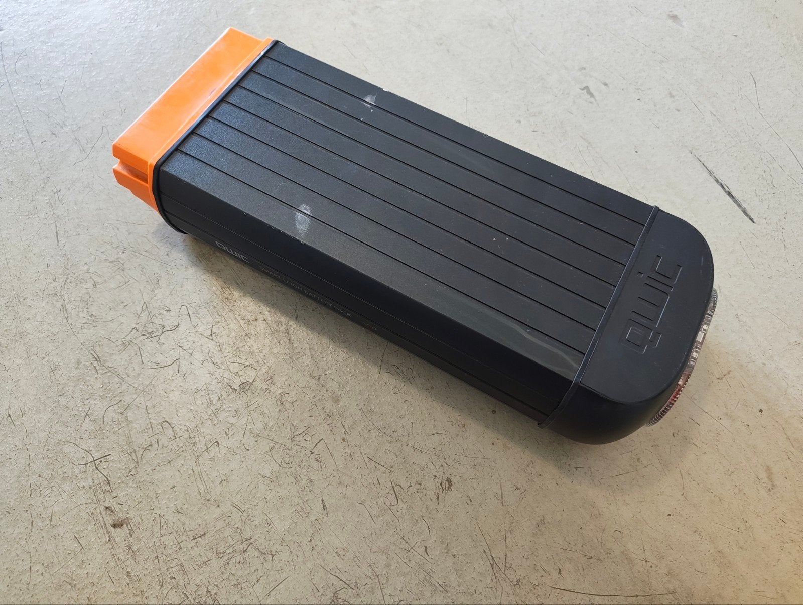 QWIC Smart Lithium-ion E-bike Accu 36V/13Ah/470Wh, Zo goed als nieuw
