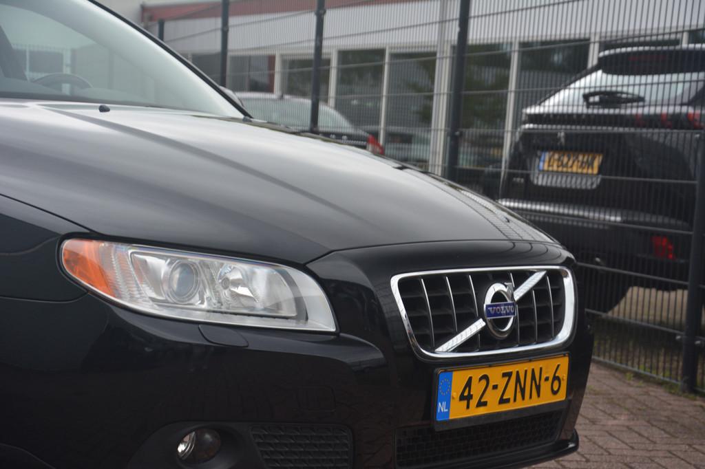 Volvo V70 2.0 D3 Limited Edition | Navigatie | Xenon | Leer, Voorwielaandrijving, Euro 5, 1566 kg, Gebruikt