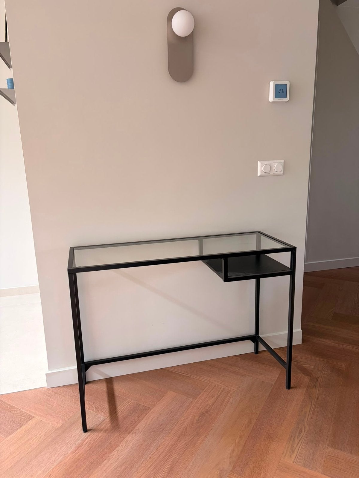 Ikea sidetable met glazen blad - 100x74x36 cm, Huis en Inrichting, Ophalen, Gebruikt, 50 tot 100 cm, Glas