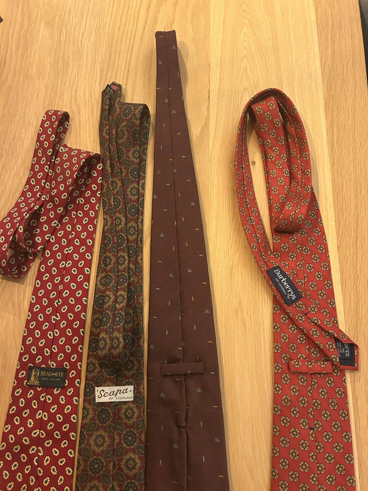 Diverse stropdassen van verschillende merken, Kleding | Heren, Ophalen of Verzenden, Zo goed als nieuw, Meerkleurig, Met patroon